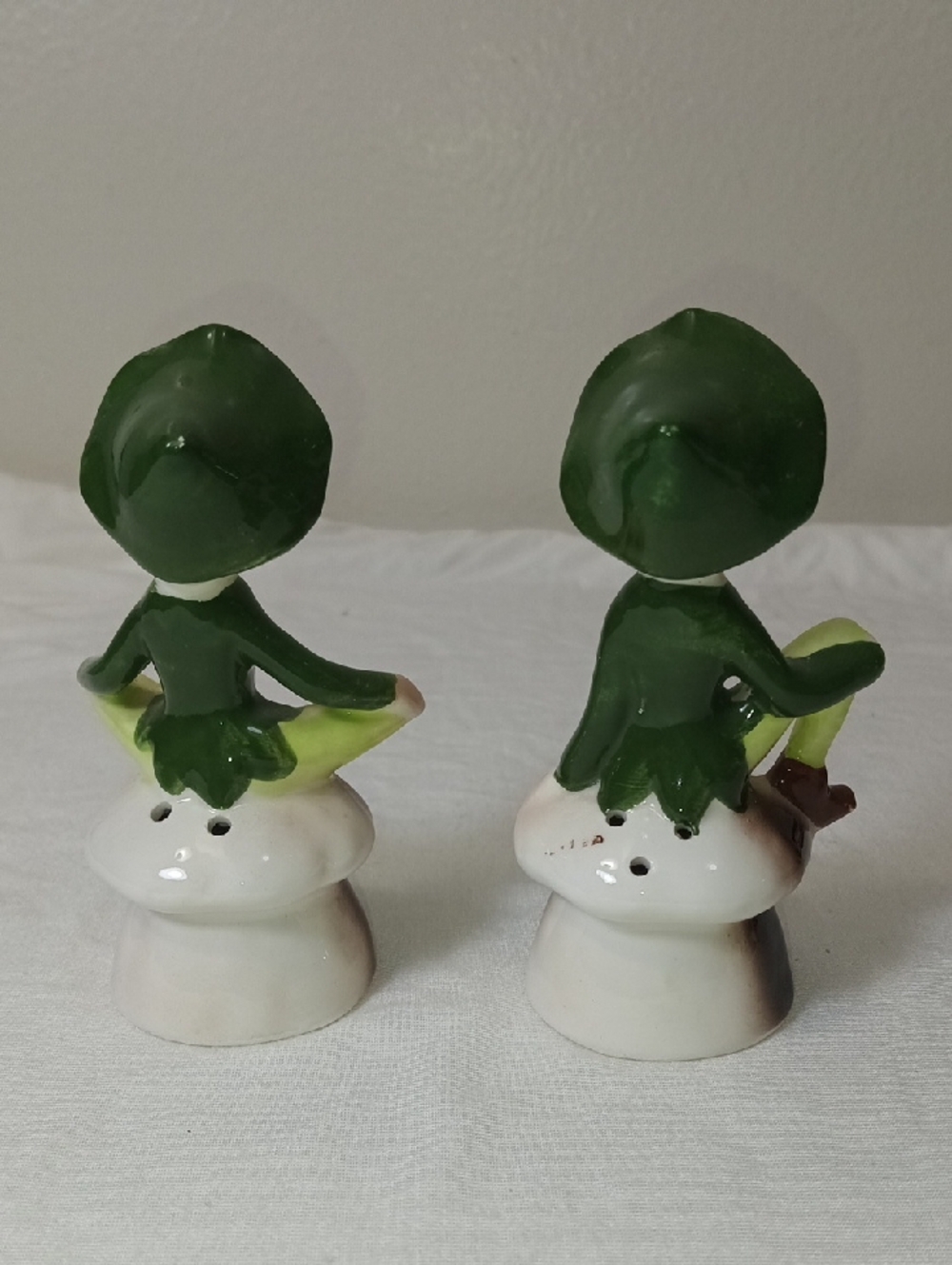Vintage Enesco Pixie Elf Figurine Salt and Pepper Set - Picture 5 of 10
